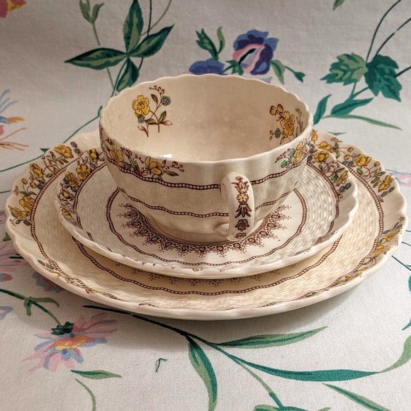 Charming antique Spode Copeland Buttercup trio cup / saucer / bread butter plate - Picture 4 of 10